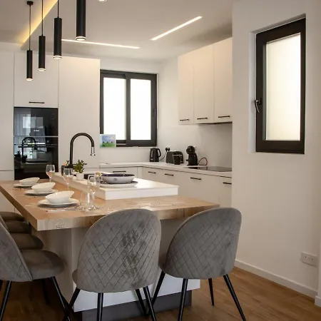 Penthouse Bliss, Stargaze Over Gozo Apartman